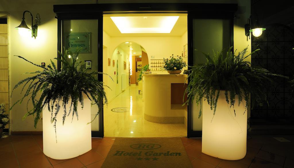 Hotel Garden Лайджелия Екстериор снимка